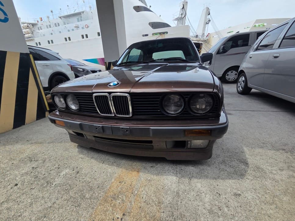 BMW E30 320i 컨버터블 통관 후 매장입고
