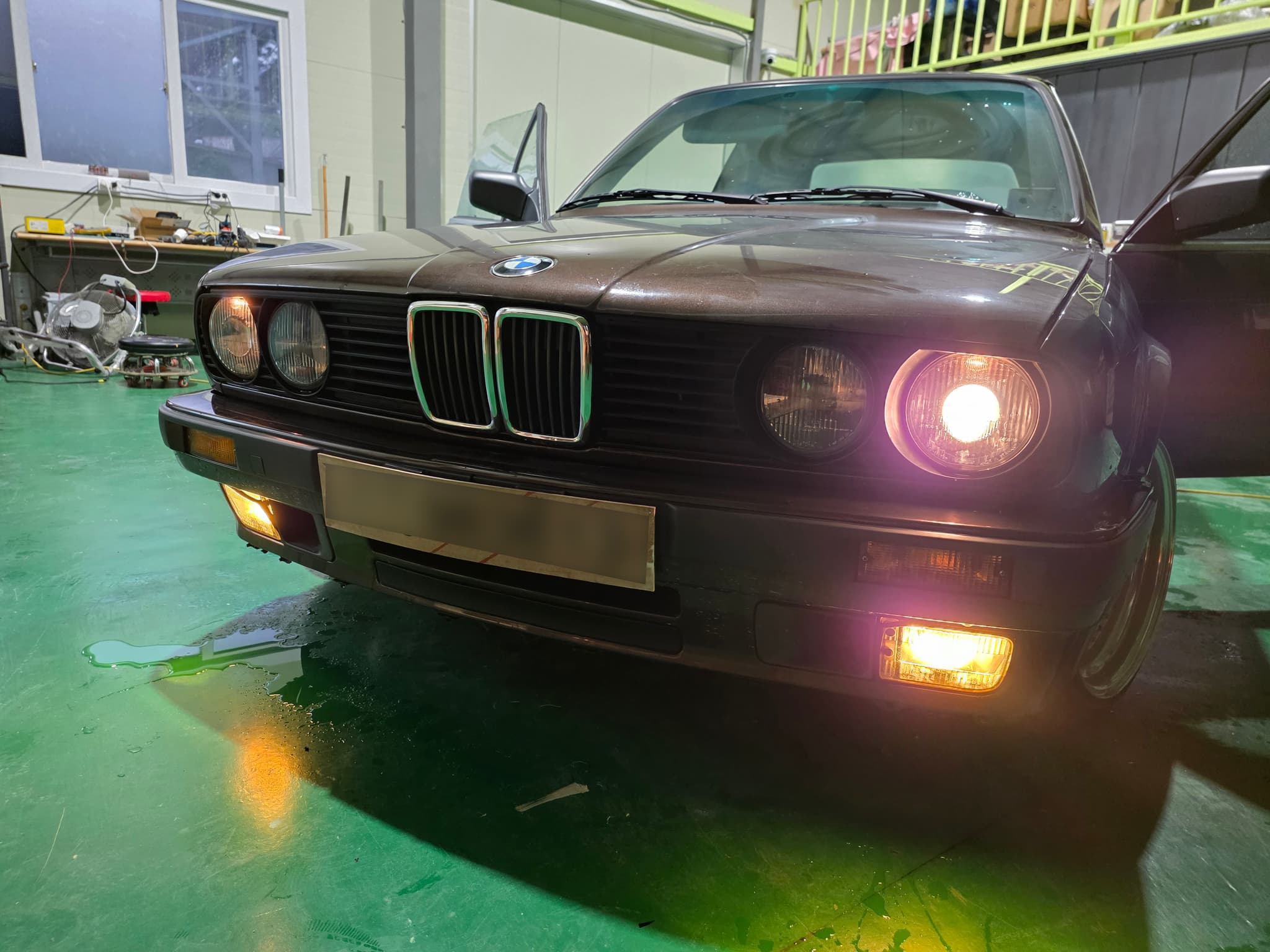 BMW E30 320i 컨버터블 최저 지상고 3